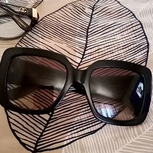 Women Gucci sunglasses